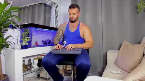 JOHNNY online show from 12.26.24