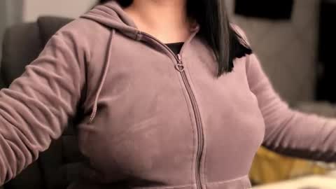 Jolene online show from 03.12.25