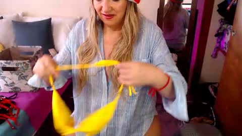 Jolie Mature online show from 12.13.25