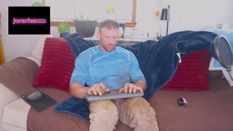 Snapshot of jonariesxxx chatting on 04.20.26 Jon Aries online show from 04.20.26