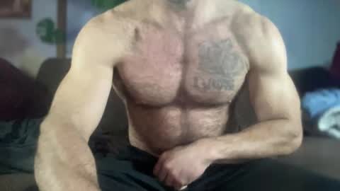 Snapshot of jonariesxxx chatting on 05.03.26 Jon Aries online show from 05.03.26