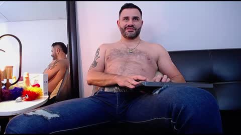 Snapshot of jonas_beard1 chatting on 01.11.25 JONAS BEARD online show from 01.11.25