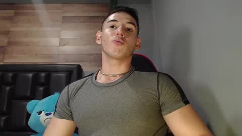 Snapshot of jonathancast08 chatting on 02.08.25 jonathancast08 online show from 02.08.25