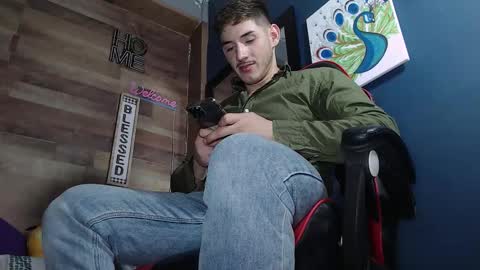 Snapshot of jonathancast08 chatting on 10.01.25 jonathancast08 online show from 10.01.25