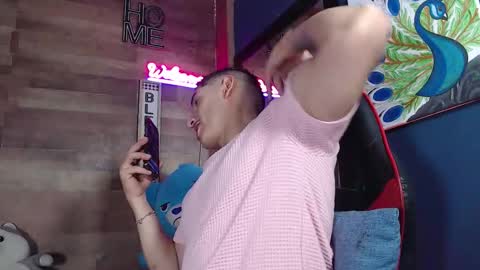 Snapshot of jonathancast08 chatting on 10.04.25 jonathancast08 online show from 10.04.25