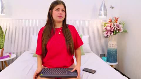 Snapshot of jones_diaz chatting on 05.04.26 melani gomez online show from 05.04.26