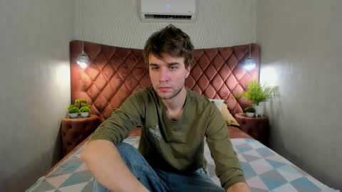 Snapshot of jonnahhell chatting on 11.09.25 Jonah online show from 11.09.25