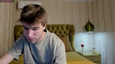 Snapshot of jonnahhell chatting on 11.19.25 Jonah online show from 11.19.25