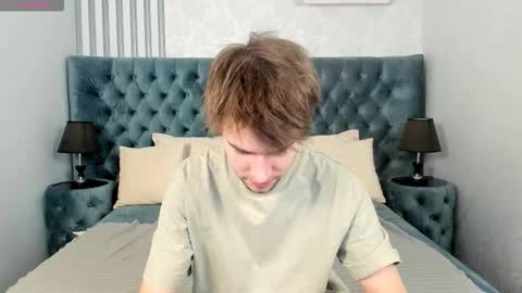 Snapshot of jonnahhell chatting on 11.25.25 Jonah online show from 11.25.25