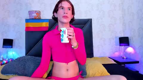 Snapshot of jonny_gilbert chatting on 09.17.25 jonny_gilbert online show from 09.17.25