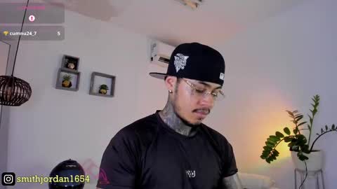 Snapshot of jordansmiith_ chatting on 02.25.25 Jordan Smith online show from 02.25.25