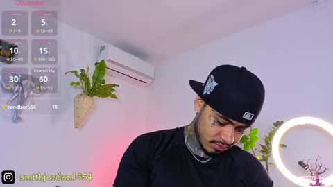 Snapshot of jordansmiith_ chatting on 10.08.25 Jordan Smith online show from 10.08.25