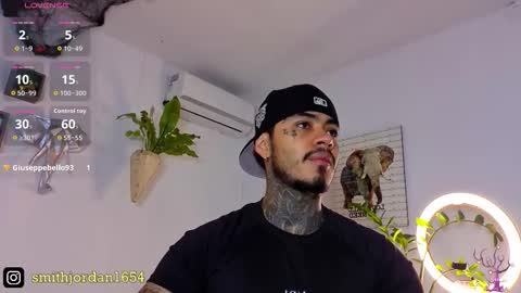 Snapshot of jordansmiith_ chatting on 10.18.25 Jordan Smith online show from 10.18.25