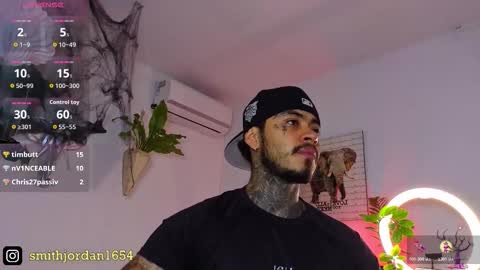 Snapshot of jordansmiith_ chatting on 10.27.25 Jordan Smith online show from 10.27.25