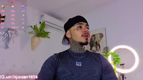 Snapshot of jordansmiith_ chatting on 12.01.25 Jordan Smith online show from 12.01.25