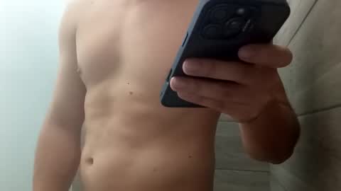 Snapshot of jorgelatino1919 chatting on 02.22.26 jorgelatino1919 online show from 02.22.26