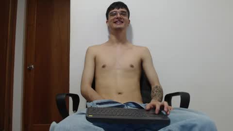 Snapshot of joseh0se chatting on 05.03.26 alejandro online show from 05.03.26