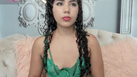 Snapshot of joselyn_sexy_ chatting on 01.18.25 Katalina online show from 01.18.25