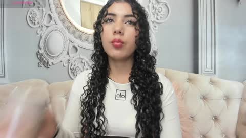 Snapshot of joselyn_sexy_ chatting on 01.22.25 Katalina online show from 01.22.25