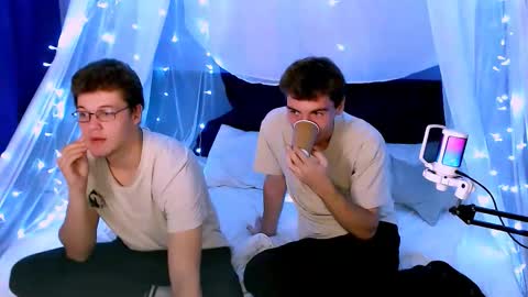 Snapshot of joseph_bear_ chatting on 09.20.25 joseph_bear_ online show from 09.20.25