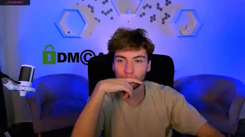 Snapshot of joseph_bear_ chatting on 11.23.25 joseph_bear_ online show from 11.23.25