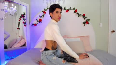 Snapshot of joshua_sanz chatting on 10.04.25 Joshua Sanz online show from 10.04.25