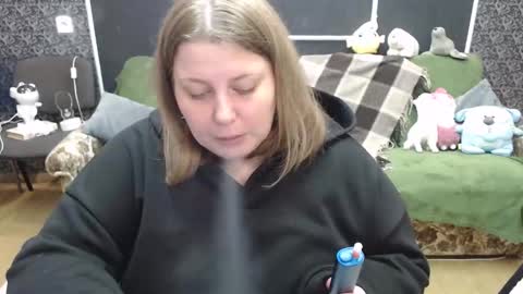 josiesun771 online show from 10.18.25