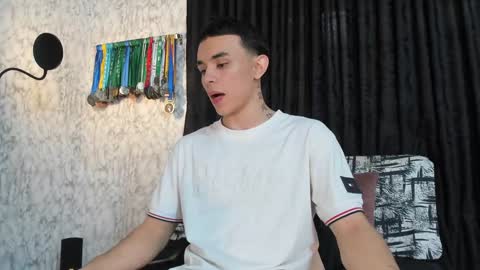 Im Jouliano online show from 01.08.25