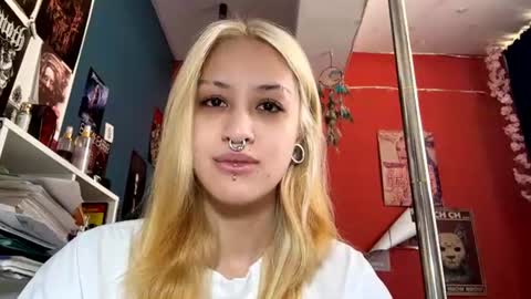 Snapshot of jovanlariccia chatting on 07.05.26 Kimie is here online show from 07.05.26