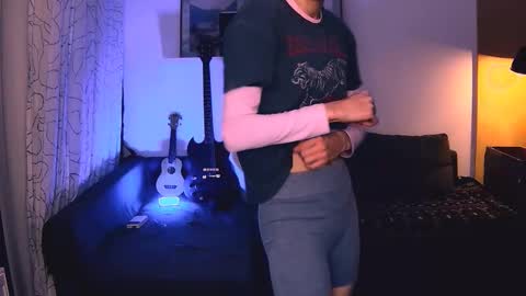 Snapshot of joy_keys chatting on 12.03.24 joy_keys online show from 12.03.24