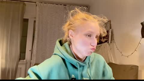 Snapshot of joy_keys chatting on 02.09.25 joy_keys online show from 02.09.25