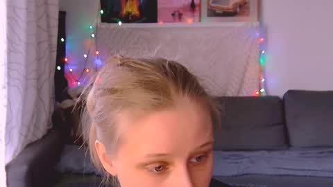 Snapshot of joy_keys chatting on 03.04.25 joy_keys online show from 03.04.25