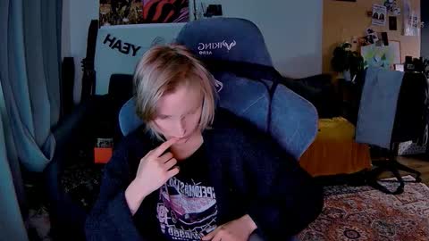 Snapshot of joy_keys chatting on 11.20.25 joy_keys online show from 11.20.25