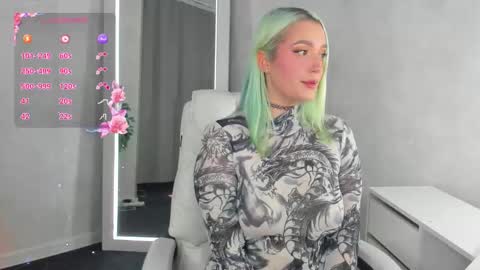 Snapshot of joyfuljasmine chatting on 09.25.25 Vickie online show from 09.25.25