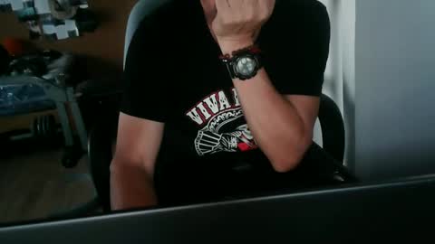 Snapshot of jraiven chatting on 12.22.24 Soy Rai online show from 12.22.24