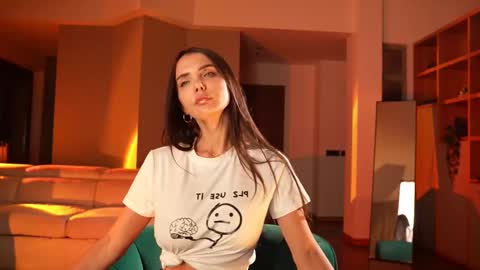 Snapshot of jseductiveart chatting on 02.11.25 Jennifer Diaz online show from 02.11.25