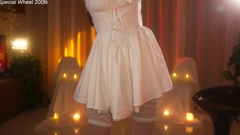 Snapshot of jseductiveart chatting on 11.12.25 Jennifer Diaz online show from 11.12.25