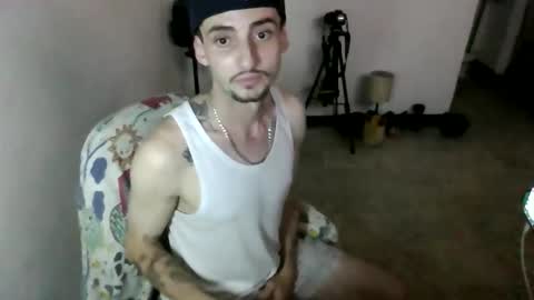 Snapshot of juan235665 chatting on 04.22.26 juan235665 online show from 04.22.26