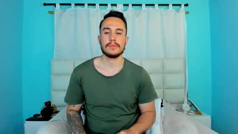 Snapshot of juan__jimenez chatting on 12.23.25 Juan online show from 12.23.25