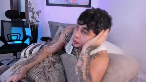 Snapshot of juan_alvarez18 chatting on 10.01.25 juan_alvarez18 online show from 10.01.25