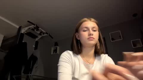 Lola online show from 10.16.25