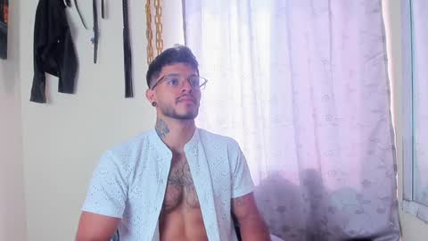 Juan Esteban online show from 01.02.25