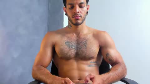 Snapshot of juanbladde chatting on 06.11.26 Juan Esteban online show from 06.11.26
