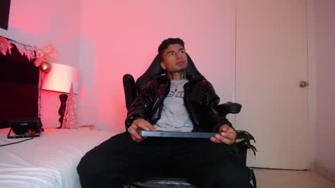 Snapshot of juancamilo66_ chatting on 01.02.25 juancamilo66_ online show from 01.02.25