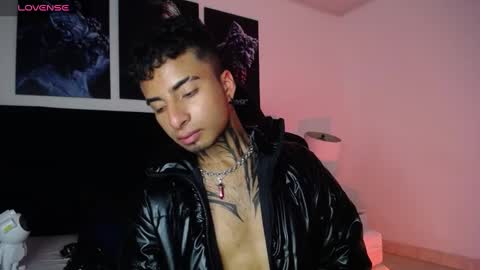 Snapshot of juancamilo66_ chatting on 01.28.25 juancamilo66_ online show from 01.28.25