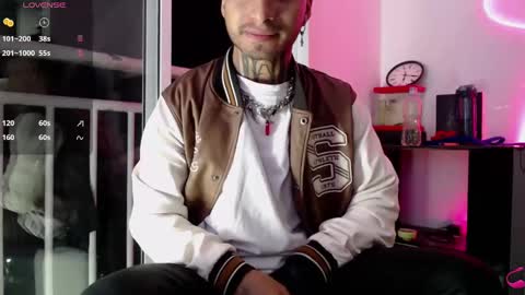 Snapshot of juancamilo66_ chatting on 09.23.25 juancamilo66_ online show from 09.23.25