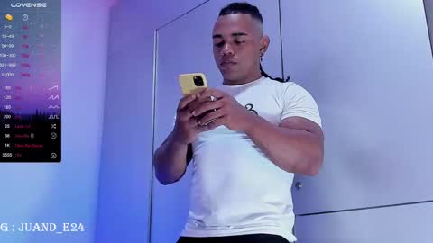 independent model online show from 02.10.25