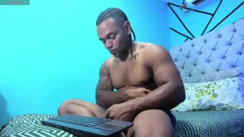 independent model online show from 04.13.26