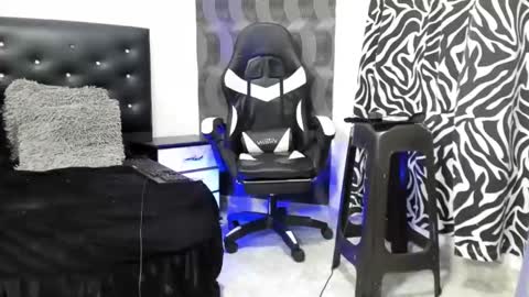 Juan Diego Uribe online show from 02.14.25