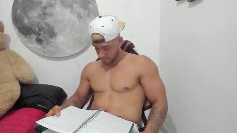 Snapshot of juanes_aristi chatting on 02.21.26 Juanes online show from 02.21.26